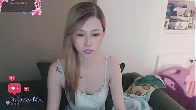 Snapshot of whitecat13 chatting on 05/13/26, 10:11 whitecat13 online show from 05/13/26, 10:11