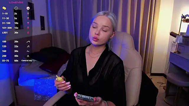 Leslie Caronn online show from 03/29/26, 07:32