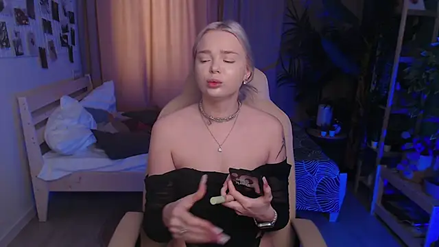 Leslie Caronn online show from 03/09/26, 07:45