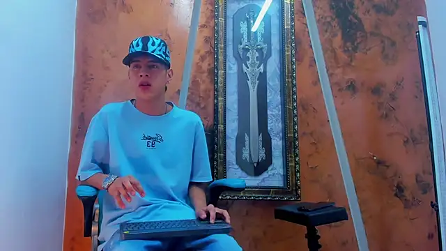 tommy bigcock19  online show from 12/22/25, 06:57