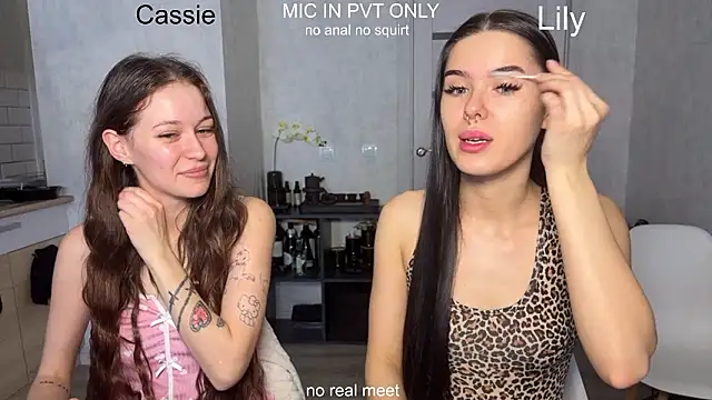 girls secrets online show from 02/26/26, 10:15