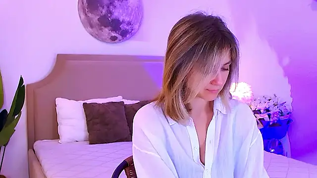 EmeraldGlow online show from 02/17/26, 02:47