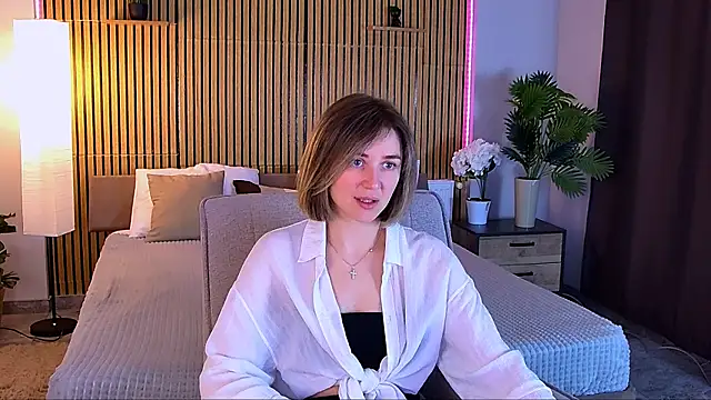 EmeraldGlow online show from 05/04/26, 02:31