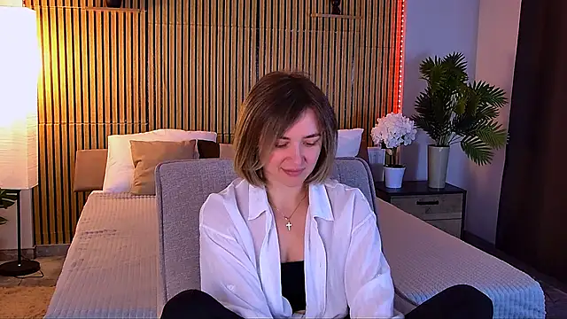 EmeraldGlow online show from 05/02/26, 02:33