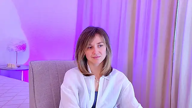 Snapshot of EmeraldGlow chatting on 03/27/26, 02:40 EmeraldGlow online show from 03/27/26, 02:40