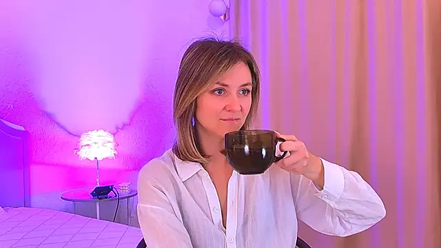 EmeraldGlow online show from 02/09/26, 02:37