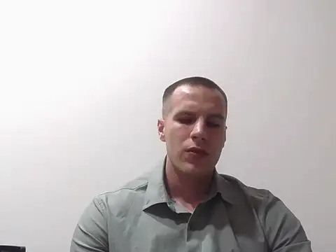 makeyousquirt123456 online show from 12/21/25, 03:57