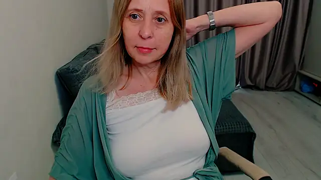 MiLenaMilf online show from 06/01/26, 07:30