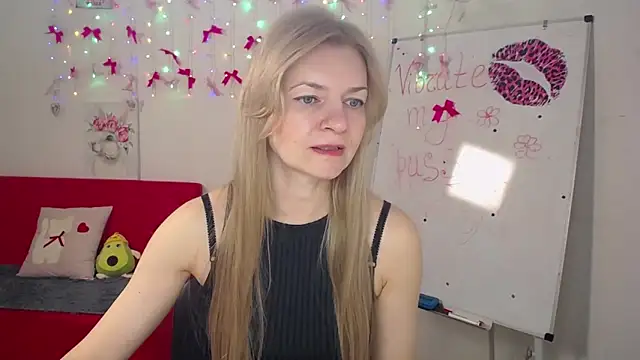 Snapshot of MelissaTyler chatting on 05/03/26, 05:23 MelissaTyler online show from 05/03/26, 05:23