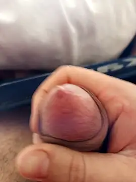 Snapshot of kingmiko12 chatting on 01/12/26, 02:13 kingmiko12 online show from 01/12/26, 02:13