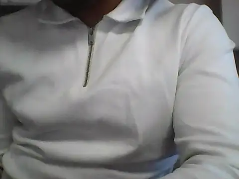 Snapshot of kingmiko12 chatting on 03/23/26, 01:00 kingmiko12 online show from 03/23/26, 01:00