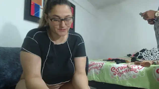 pareja latina1483 online show from 03/07/26, 01:56