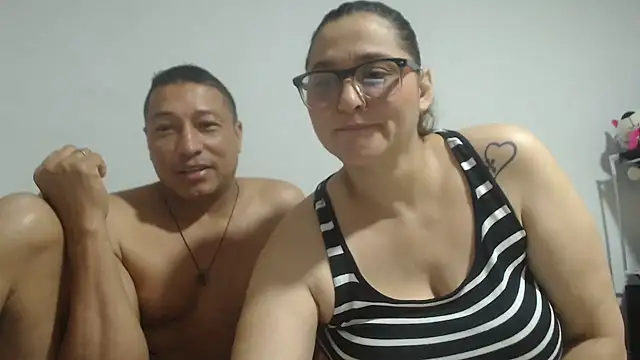pareja latina1483 online show from 03/09/26, 11:58