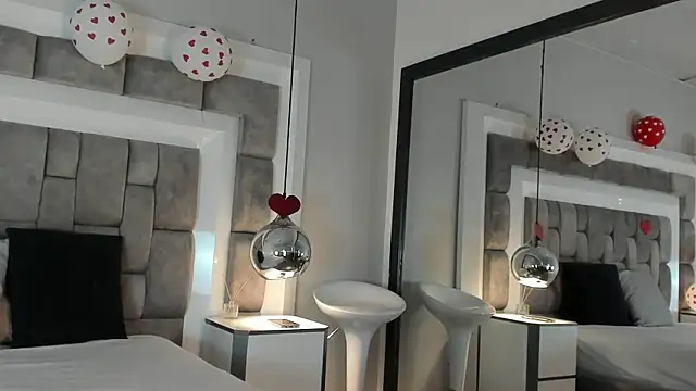 ElenaWatsonn online show from 02/13/26, 07:58