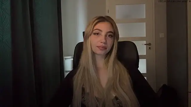 TeenLily online show from 06/04/26, 04:22