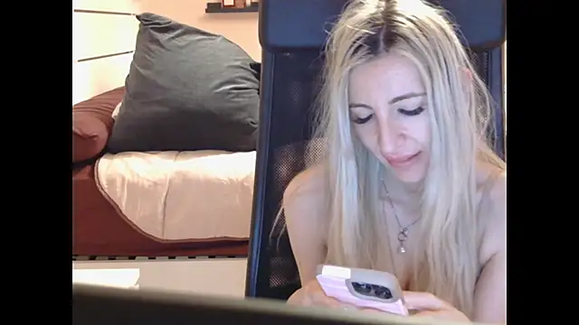 BarbieBlondieGirl online show from 01/17/26, 05:44