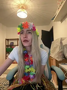 BarbieBlondieGirl online show from 02/17/26, 05:43