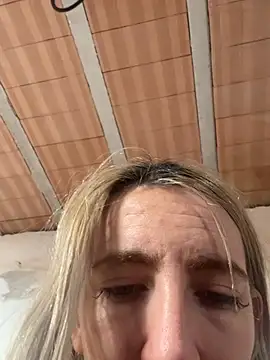 BarbieBlondieGirl online show from 01/11/26, 11:28