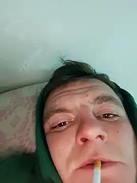 Mariuszxxxx online show from 12/22/25, 12:11