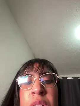 Snapshot of ValentinaEvanz chatting on 06/26/26, 03:51 ValentinaEvanz online show from 06/26/26, 03:51