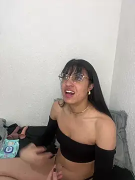 Snapshot of ValentinaEvanz chatting on 03/15/26, 05:20 ValentinaEvanz online show from 03/15/26, 05:20