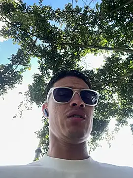 Snapshot of Latin_Paisa_Boy chatting on 02/25/26, 03:01 Latin Paisa Boy online show from 02/25/26, 03:01