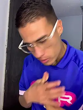 Snapshot of Latin_Paisa_Boy chatting on 01/15/26, 10:35 Latin Paisa Boy online show from 01/15/26, 10:35