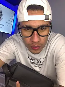 Latin Paisa Boy online show from 01/10/26, 02:40