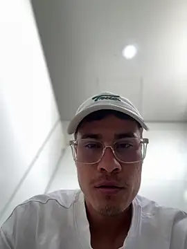 Latin Paisa Boy online show from 04/09/26, 05:19