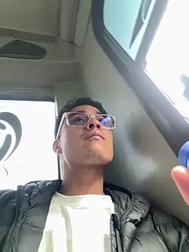 Latin Paisa Boy online show from 04/15/26, 08:42