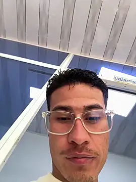 Latin Paisa Boy online show from 04/17/26, 08:33