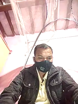 Snapshot of lookupyou chatting on 12/22/25, 03:01 lookupyou online show from 12/22/25, 03:01