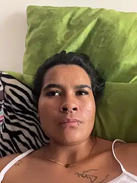 Chloe cortes online show from 05/17/26, 07:25