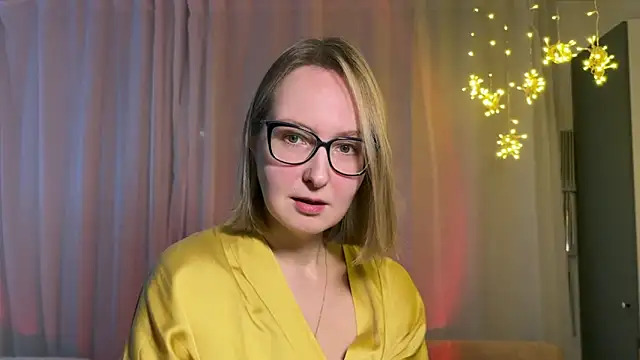 Kira Elve online show from 12/22/25, 04:29