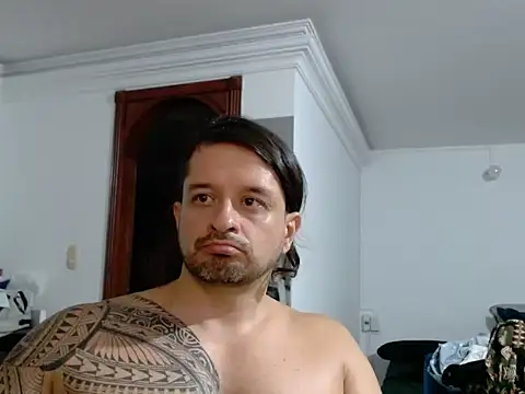 Snapshot of gonzzohunterr chatting on 03/15/26, 12:39 gonzzohunterr online show from 03/15/26, 12:39