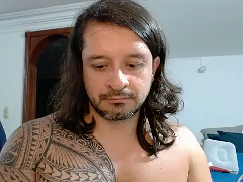 Snapshot of gonzzohunterr chatting on 02/19/26, 05:48 gonzzohunterr online show from 02/19/26, 05:48