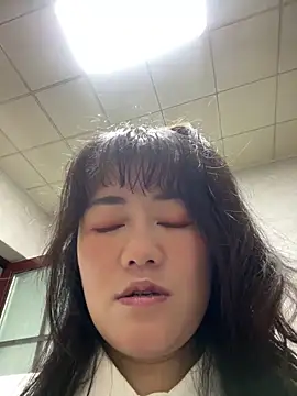 Snapshot of Molly-xiao chatting on 04/12/26, 01:20 Molly-xiao online show from 04/12/26, 01:20