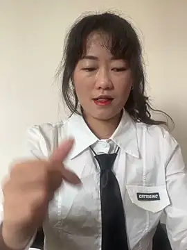 Snapshot of Molly-xiao chatting on 04/16/26, 01:28 Molly-xiao online show from 04/16/26, 01:28