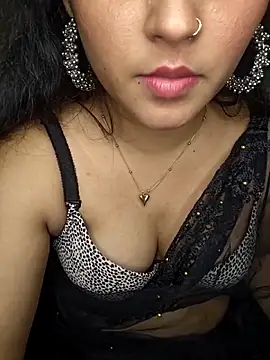 Snapshot of Saumyy chatting on 02/14/26, 04:18 Saumyy online show from 02/14/26, 04:18