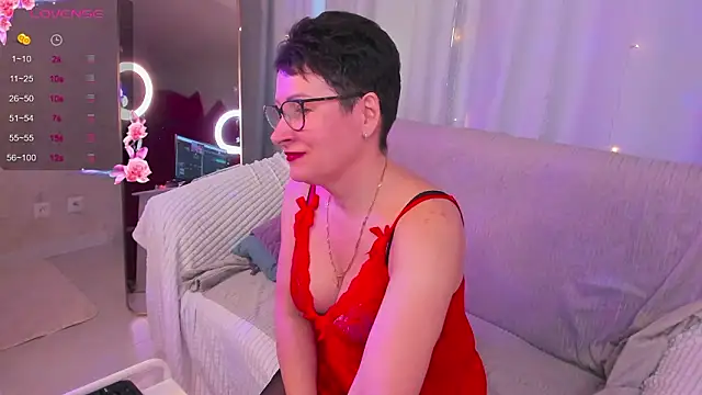 Snapshot of JennyMons chatting on 02/26/26, 08:36 JennyMons online show from 02/26/26, 08:36