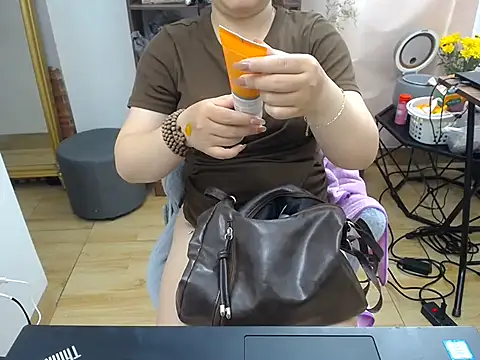Coffee Milktea online show from 05/09/26, 01:09