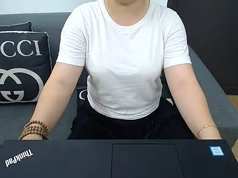 Coffee Milktea online show from 05/16/26, 10:36
