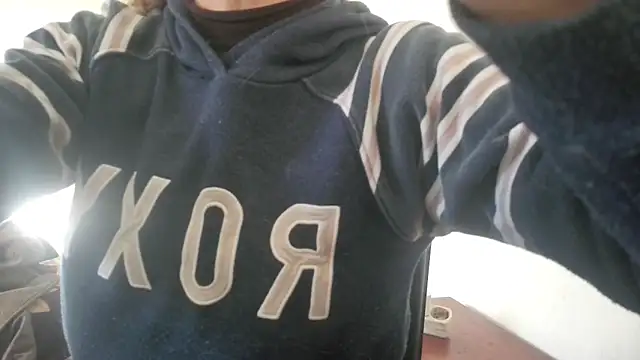 Filipasantoss1 online show from 12/22/25, 03:12