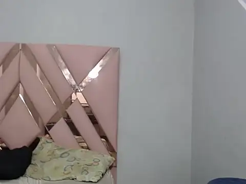 latina ts july online show from 02/21/26, 07:54