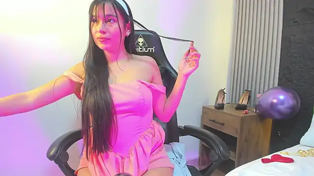 lila lain online show from 02/15/26, 02:56