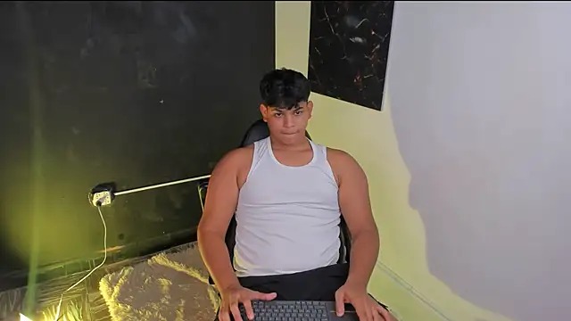 Nicole and thiago1 online show from 02/18/26, 09:00