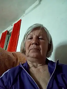 KlaudiaDarling online show from 04/15/26, 02:21