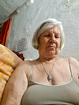 Snapshot of KlaudiaDarling chatting on 06/14/26, 07:04 KlaudiaDarling online show from 06/14/26, 07:04