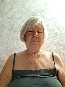 Snapshot of KlaudiaDarling chatting on 06/27/26, 01:11 KlaudiaDarling online show from 06/27/26, 01:11
