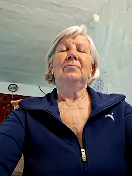 Snapshot of KlaudiaDarling chatting on 04/22/26, 02:35 KlaudiaDarling online show from 04/22/26, 02:35